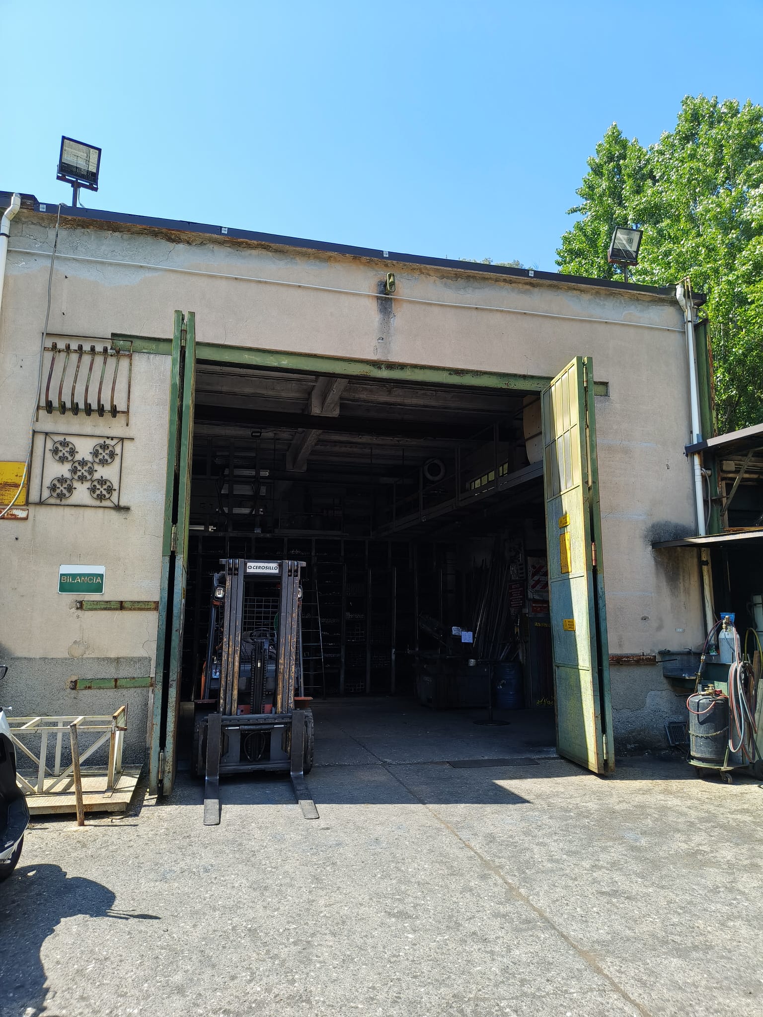 Magazzino Cerosillo Via Adamoli Genova